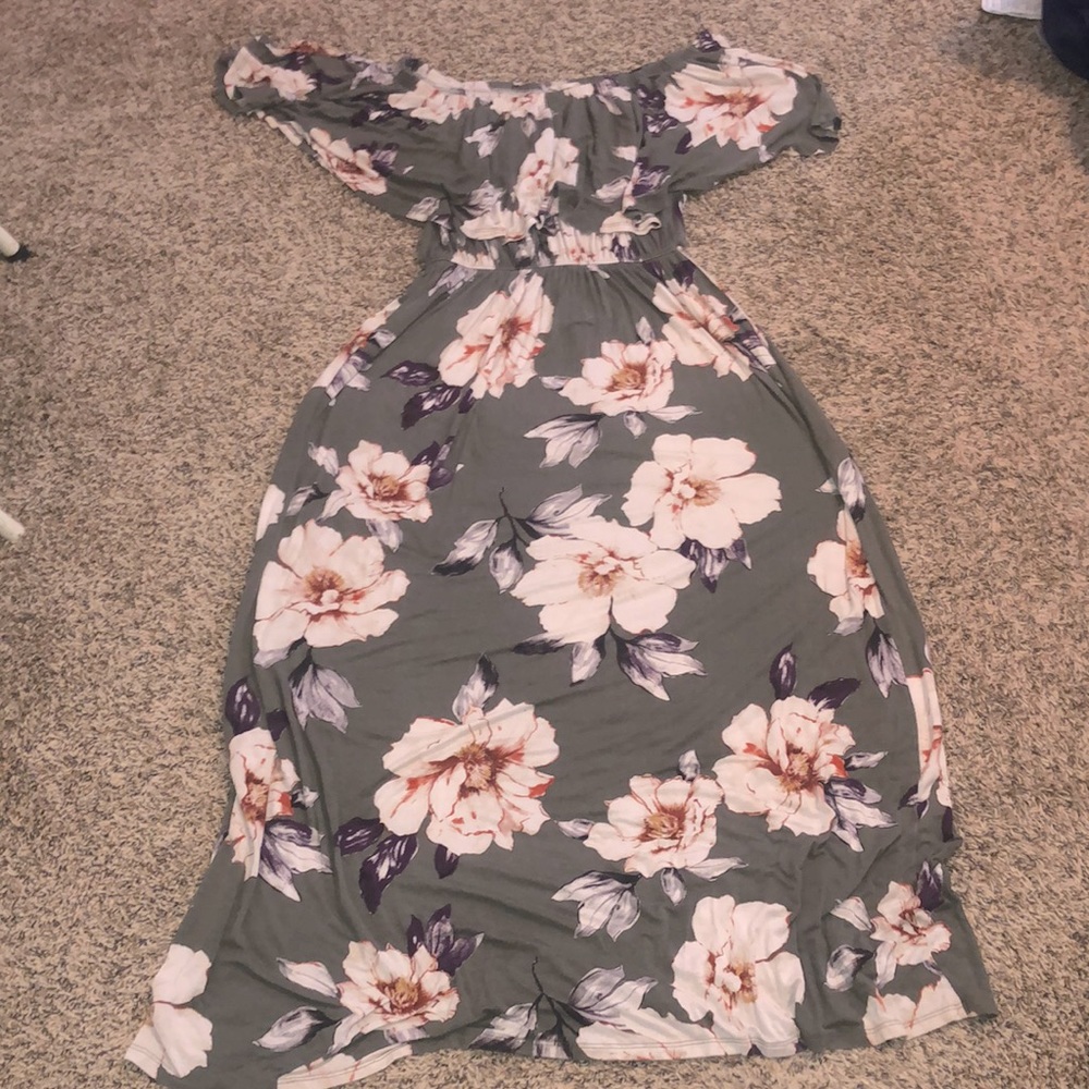 EUC Plus size maxi dress off the shoulder